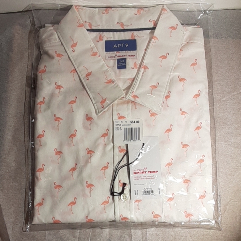 NWT Mens APT.9 Button Up Shirt.